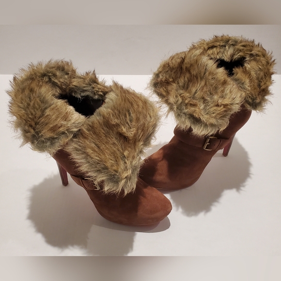 Paris Hilton Candace Brown Heeled Boots with Buckle and Faux Fur Detail Sz 10M - Picture 16 of 16